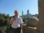 Владимир Алексеевич Котенёв на прогулке в Старом городе Баку